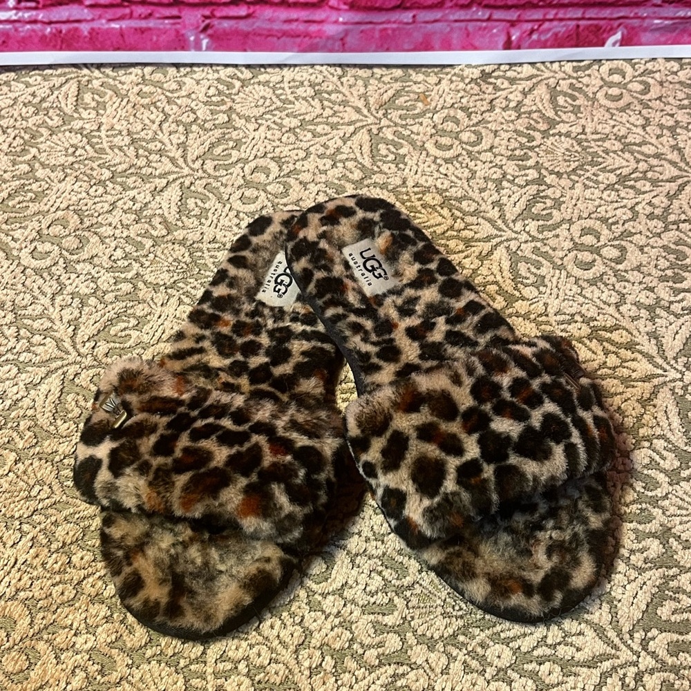 UGG Cozette Leopard Slide Slippers Sheepskin Fur Tan Brown Women's Size 7